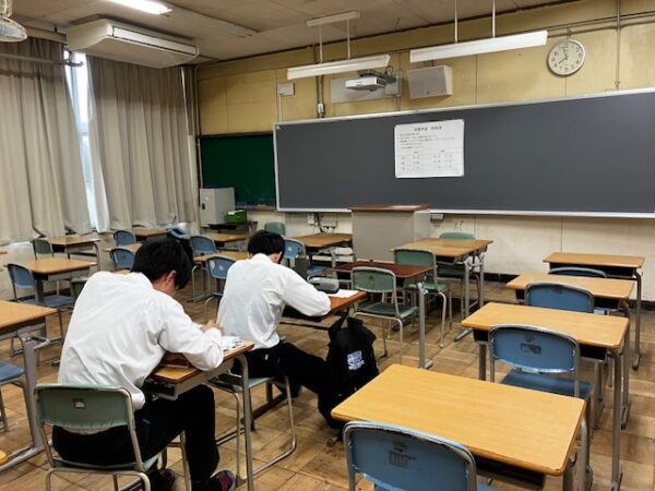 前期第1回中間考査が始まっています