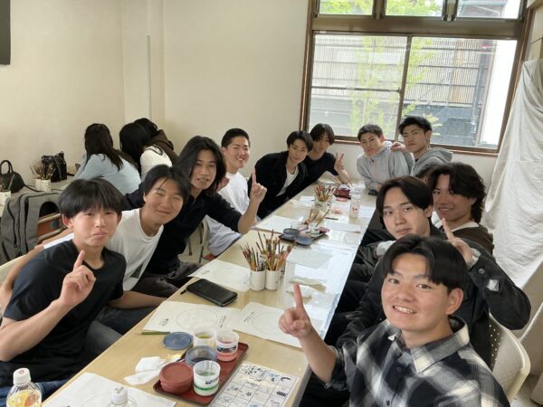 【３年生】 校外学習（清水焼絵付け体験）を実施しました（１・２年生も公式インスタグラムで公開中）